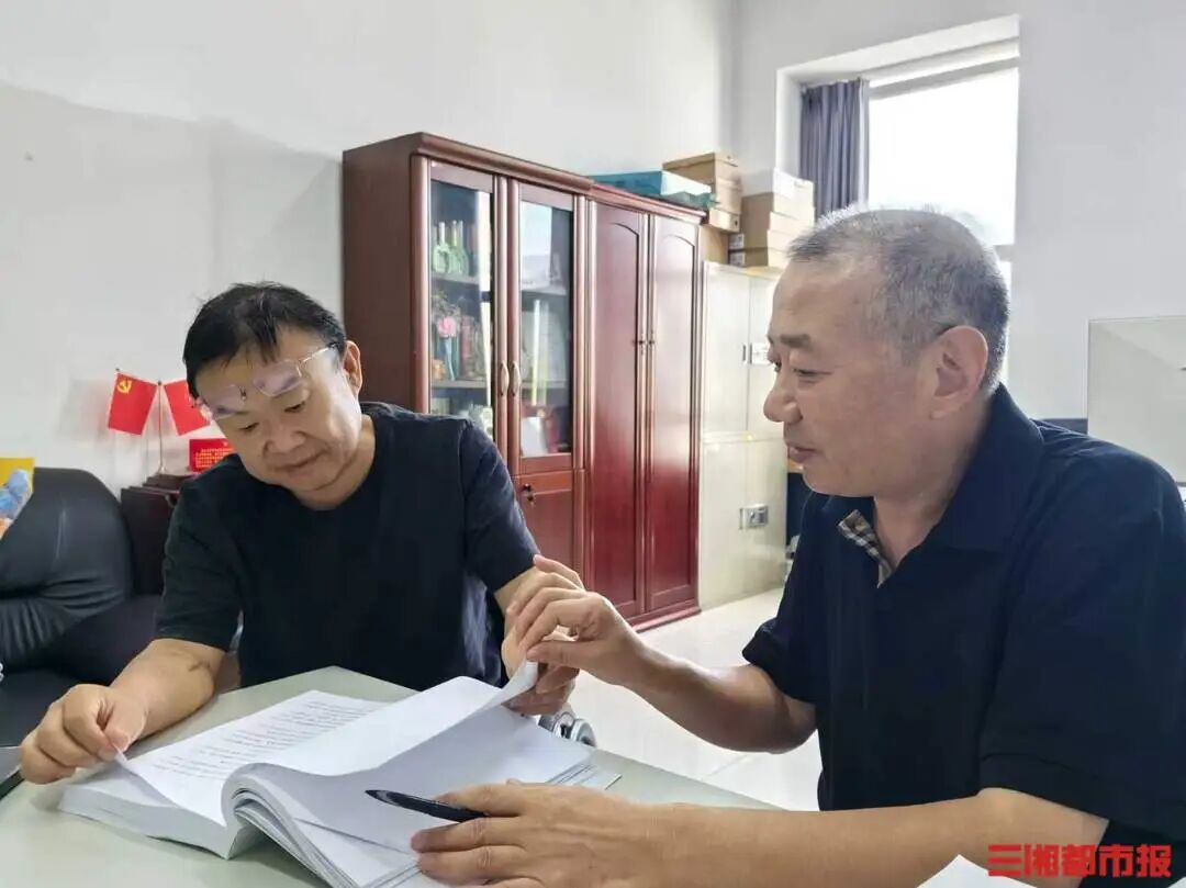 与勇者同行、被精神照亮！轮椅之上如何奏响战歌？作家解读背后的“双向奔赴”_新浪财经_新浪网
