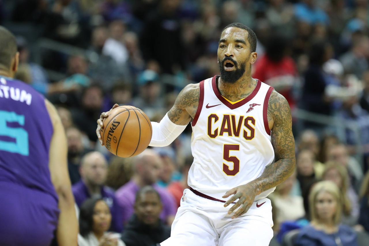 JR：在我长达16年的职业生涯里 大概有七成时间都深陷抑郁情绪