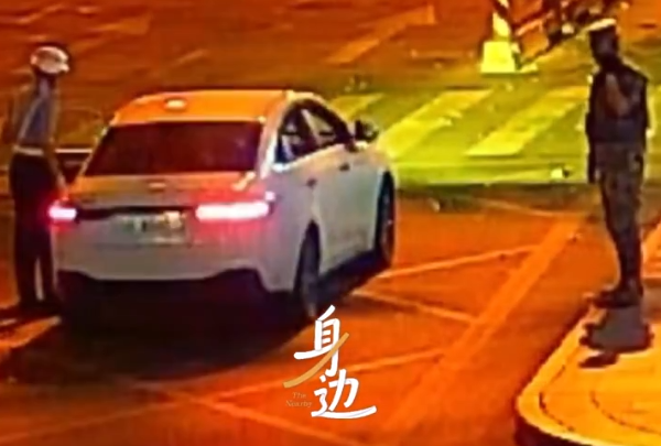 凌晨，网约车突然停在军营门口……“我知道他们一定会救我”