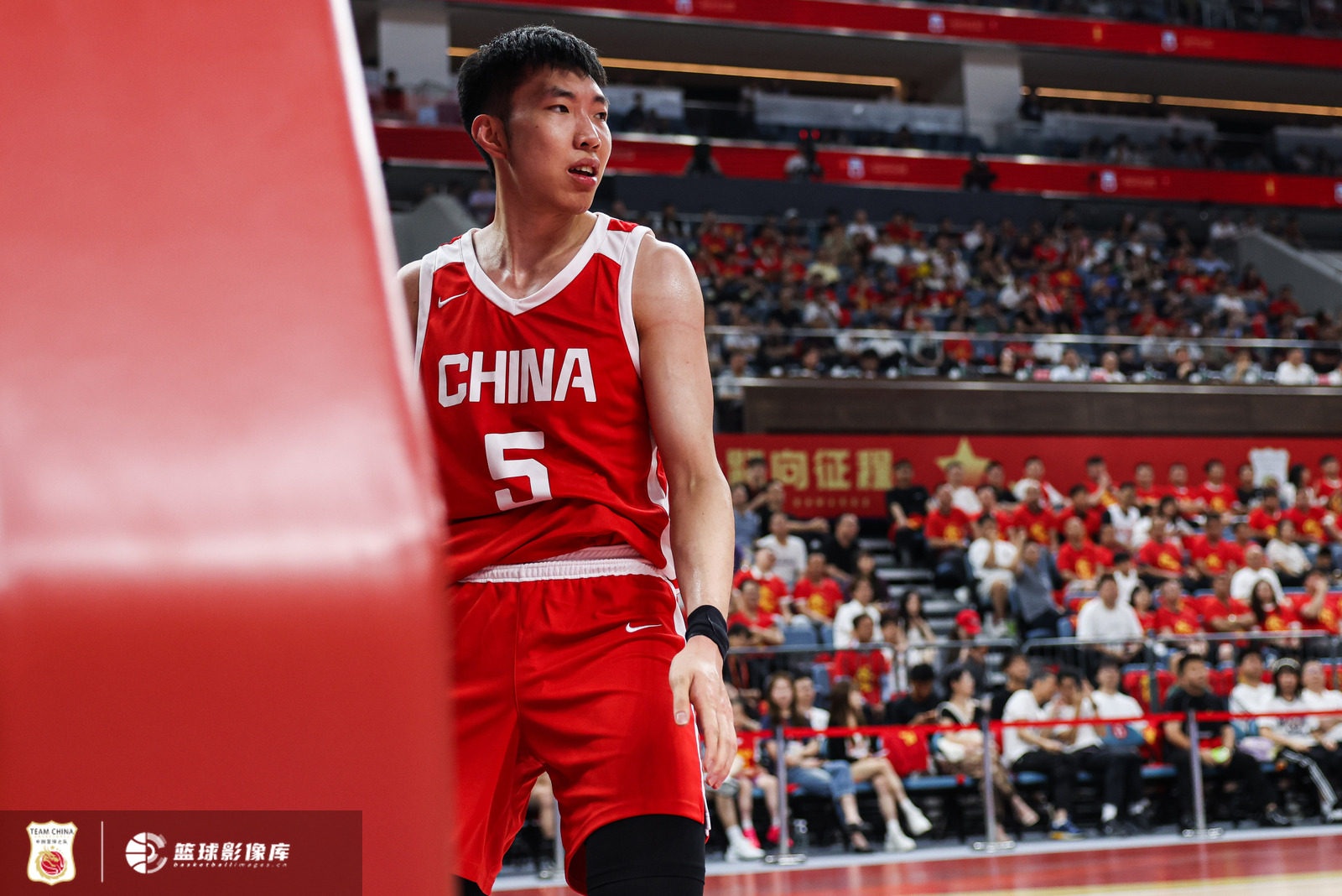 记者：中国男篮要确定杨瀚森的定位 让他低位坐打不是好选择