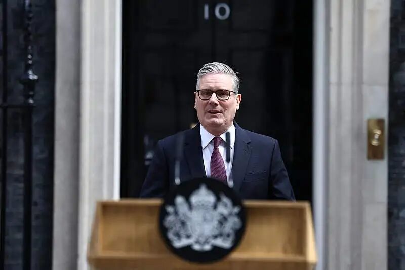 英国首相斯塔默宣布辞职，英媒：新首相最热门人选是前大曼彻斯特市市长伯纳姆