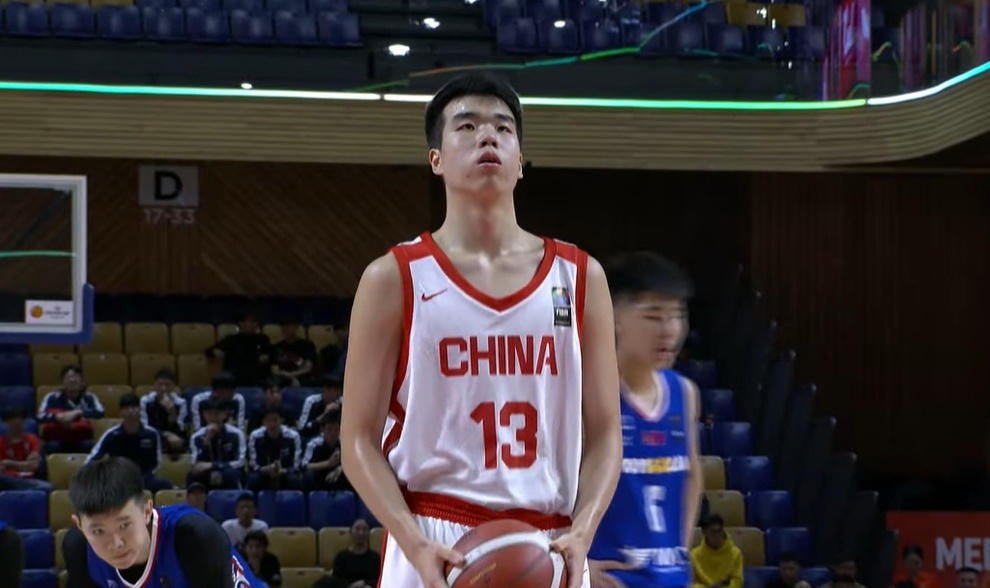 热身赛-张懿赵杰16分2助2断 中国U17男篮战胜贝尔格莱德IBC俱乐部