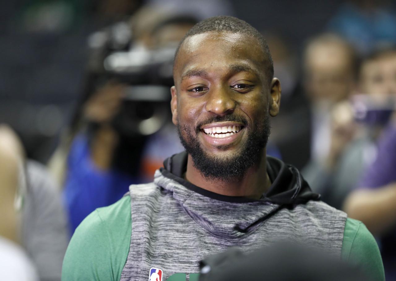 肯巴·沃克to黄蜂球迷：NBA会看到各种不可思议交易 只能相信高层