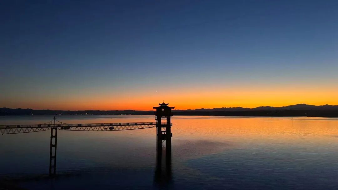 陆浑霞光（伊河嵩县陆浑水库） 朱圣宇/摄