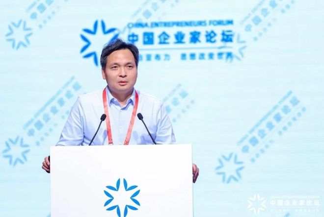 图3：昆仑芯CEO欧阳剑出席中国企业家论坛。来源：昆仑芯科技公众号