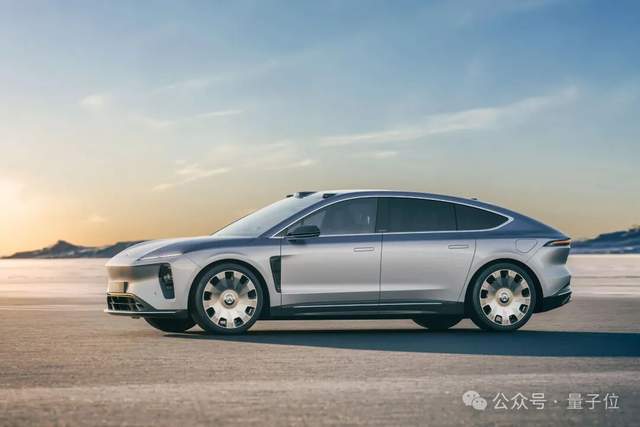 蔚来推送世界模型升级,70万车主同步获得新版本