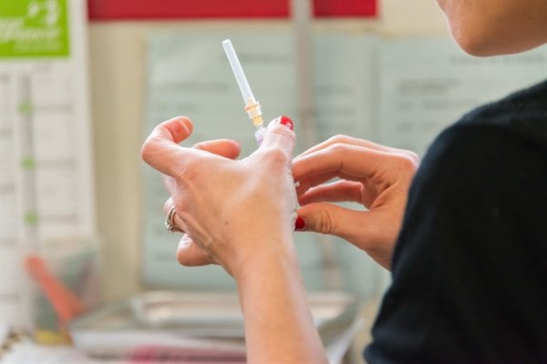 HPV疫苗纳入国家免疫规划！13周岁女孩能免费接种双价HPV疫苗
