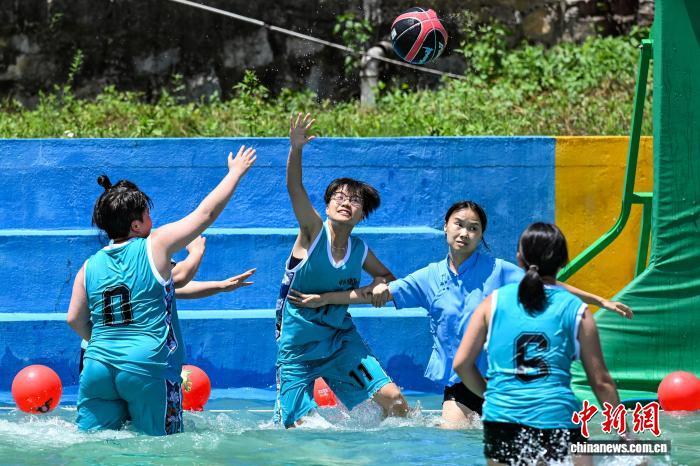 　　图为女子自由C组比赛现场。中新社记者瞿宏伦摄