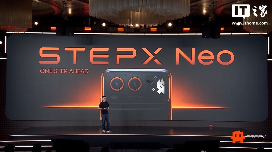Stepx 阶跃终端首款智能体手机 STEPX Neo 亮相,配备交互背屏_新浪科技_新浪网