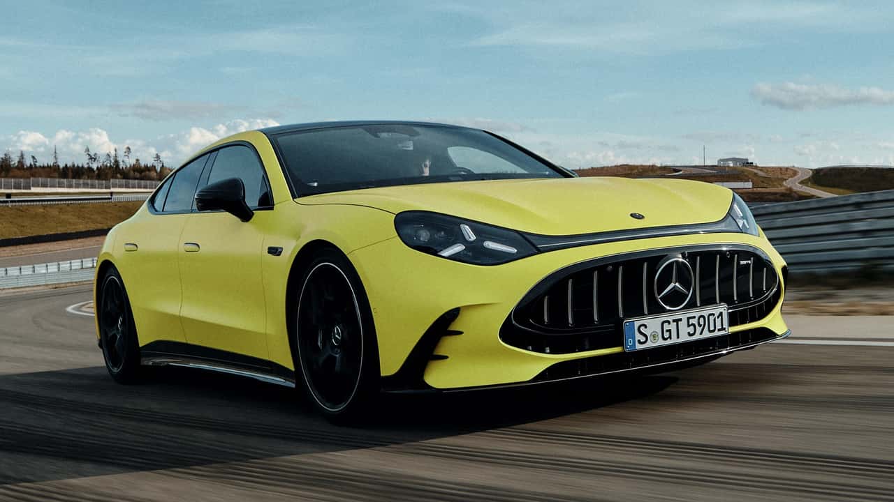 【蜜桃日本免费看MV免费版】奔驰不具名高管称纯电 AMG GT 根本不应存在，但已经来不及叫停 在豪华车和性能车领域