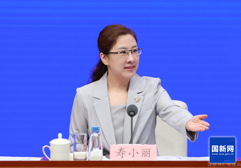 寿小丽邀请记者提问（栾海军 摄）
