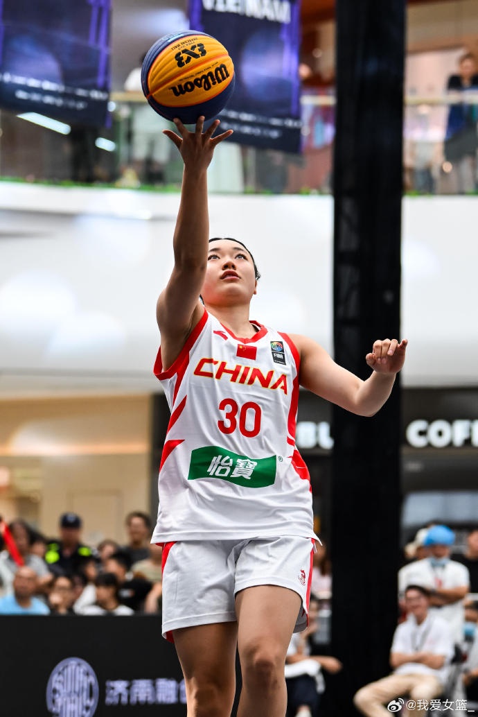 Action shot from the FIBA 3x3 Jinan tournament.
