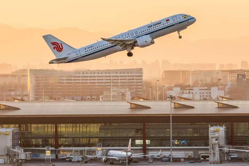 国航C919飞机从首都国际机场起飞。资料图/新京报记者 陶冉 摄