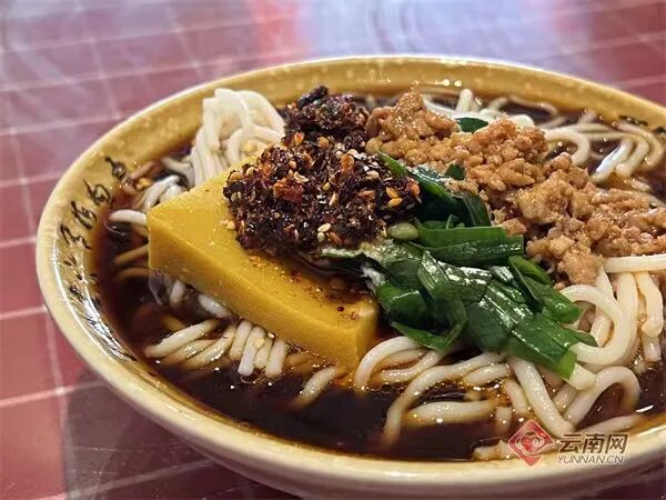 玉溪凉米线 供图