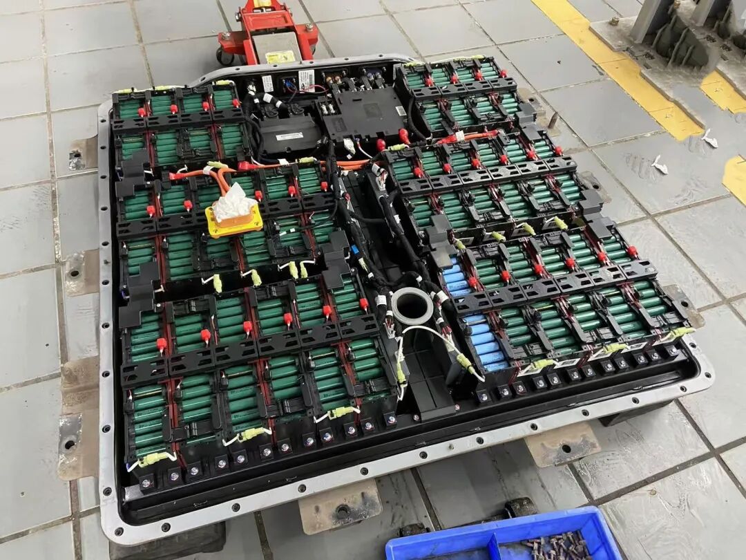 车主自己修车 图片来源：车主供图