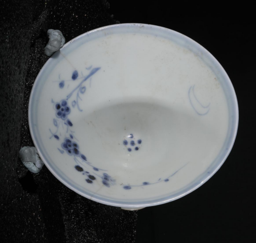 文博日历丨一弯月 一枝梅 用青花这样画_新浪财经_新浪网