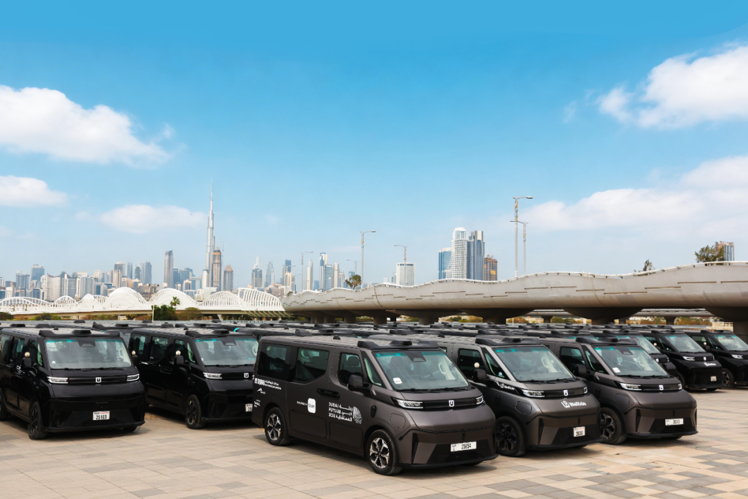 文远知行迪拜纯无人Robotaxi车队  图片来源：公司供图