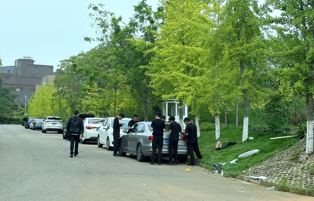 002023，抢夺芯片公司公章？记者实探：两波人马“僵持”，警车来了！上市公司：依法维权_新浪财经_新浪网