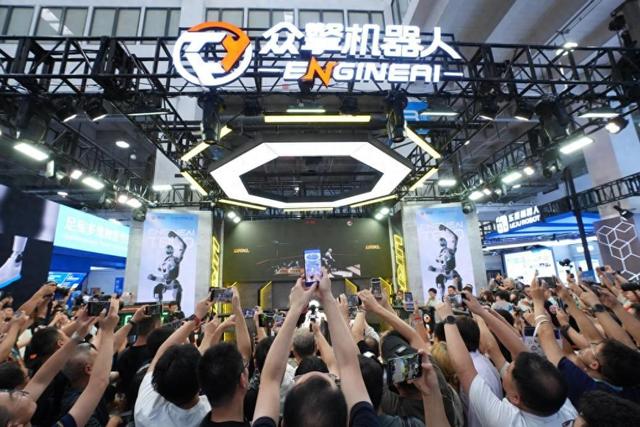 （图/众擎机器人展台）