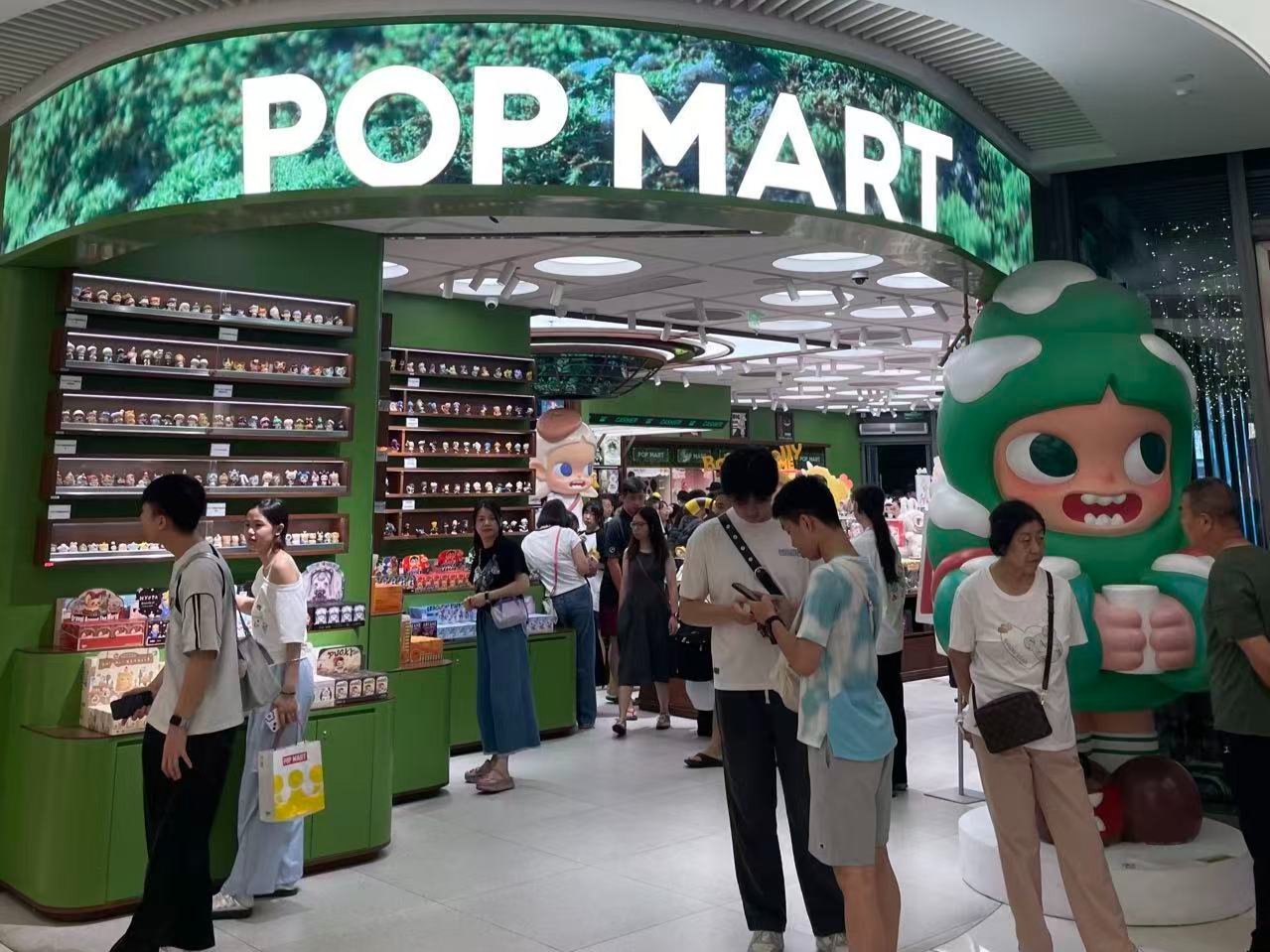 泡泡玛特门店，时代财经/摄