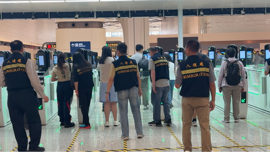 首次深港联合演练，万人真实跨境过关“大考”皇岗口岸〡直观香港_新浪财经_新浪网
