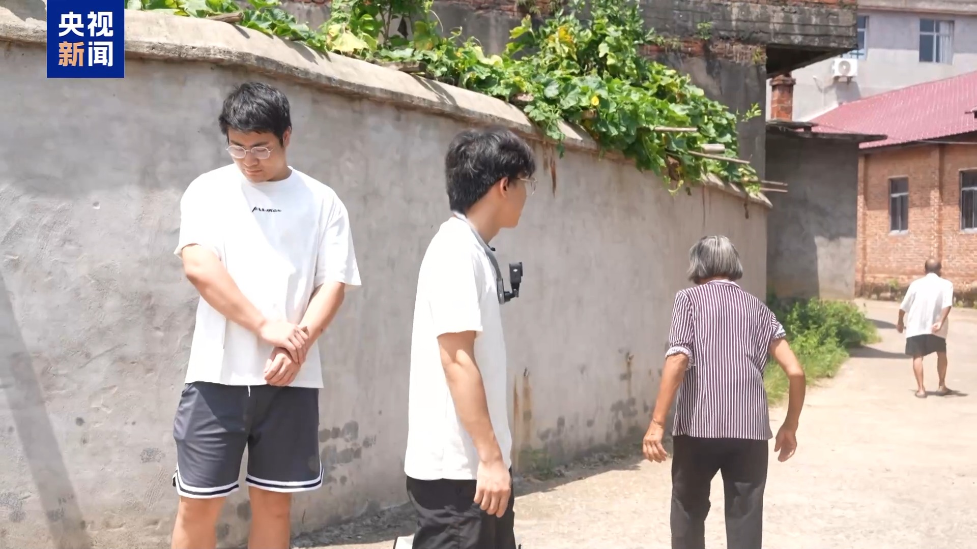 视频丨暑假自驾下乡 两名学生免费给大爷大妈修家电|江西工业工程职业技术学院|电气自动化专业|江西省|抚州市|萍乡市_手机新浪网
