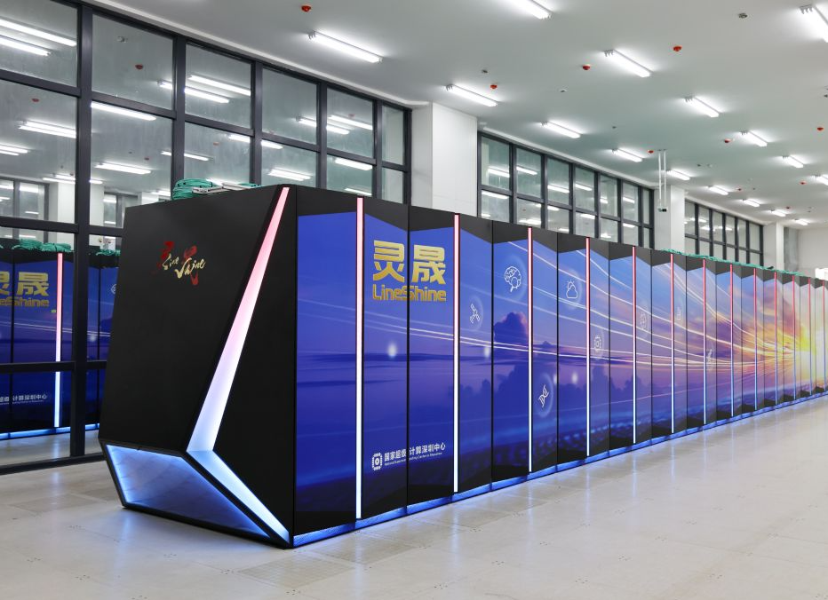 中国自主研制的“灵晟”登顶全球超级计算机TOP500榜单，已被宣布为世界上最快的超级计算机（图源：新华社）