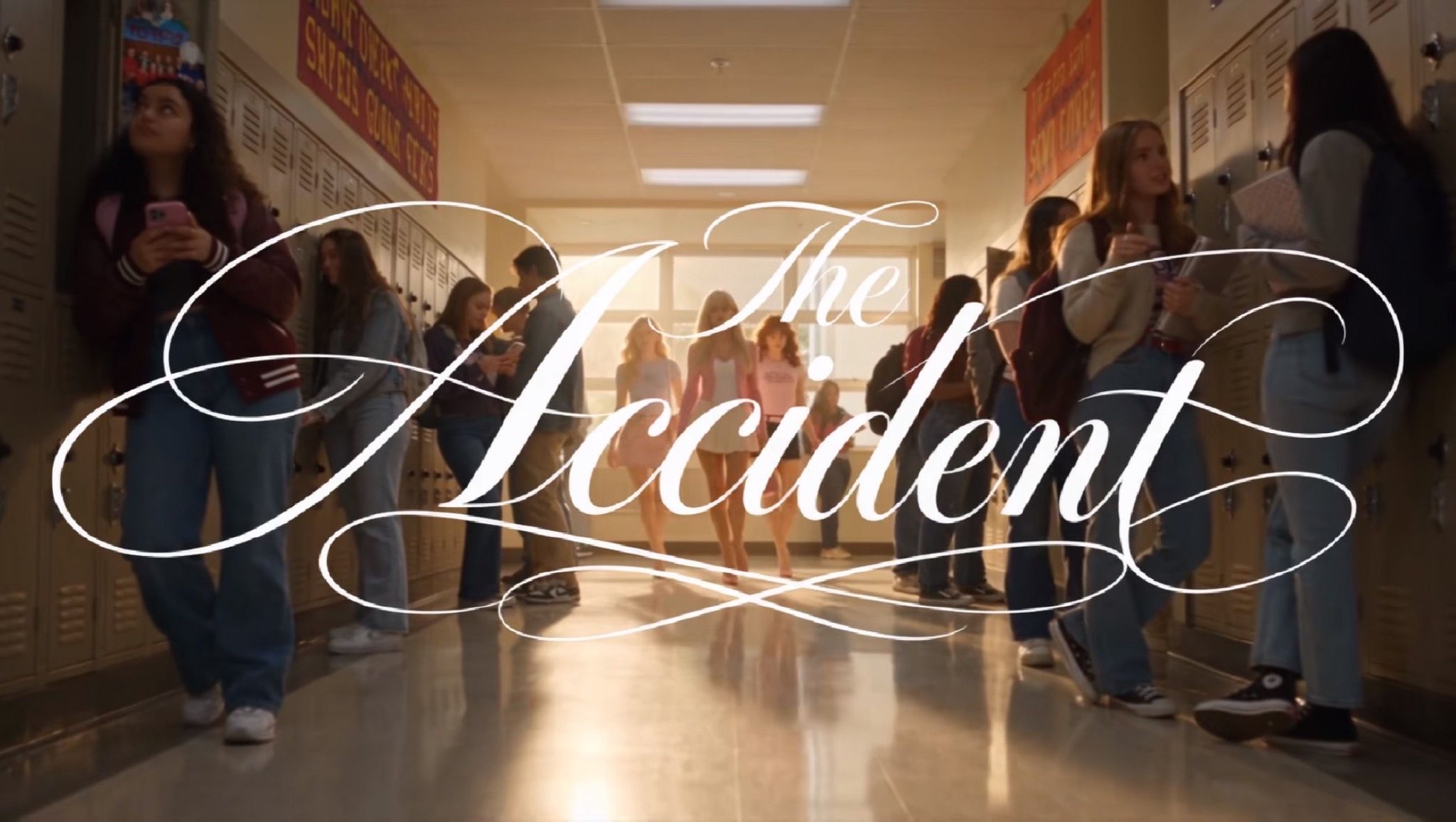 小云雀创作者访谈配图：《The Accident》的片名与校园走廊画面。