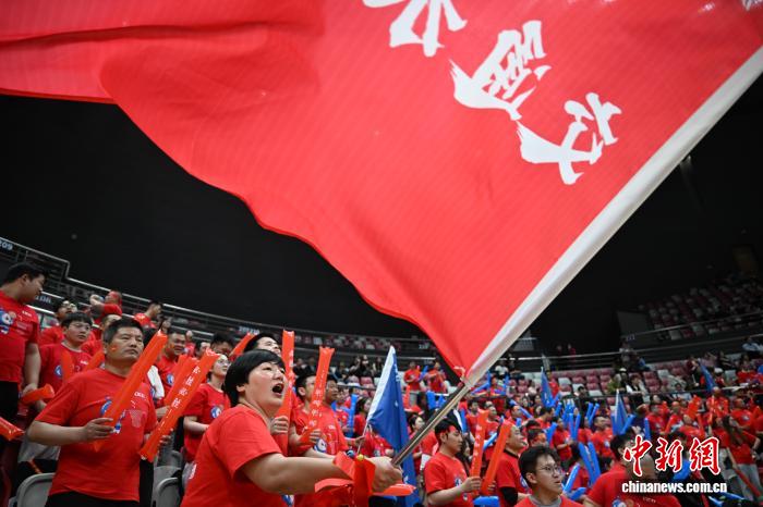 今年4月，浙BA系列賽——2026年浙江省籃球冠軍超級挑戰賽在杭州拱墅運河體育公園體育館舉行。王剛 攝