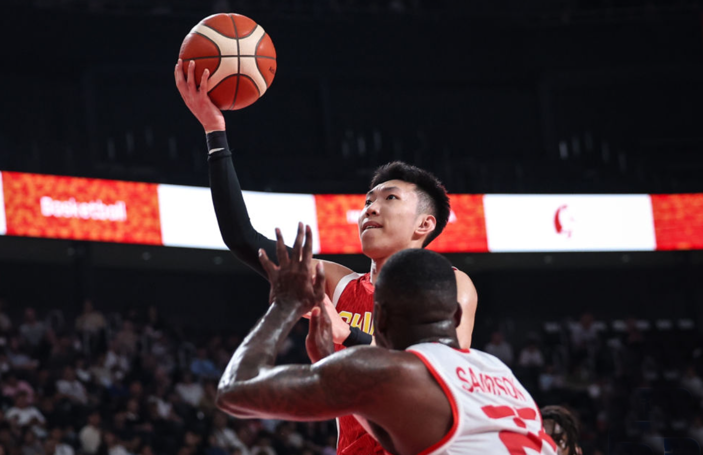 亚运会男篮比赛：中国男篮大胜巴林 小组赛保持不败