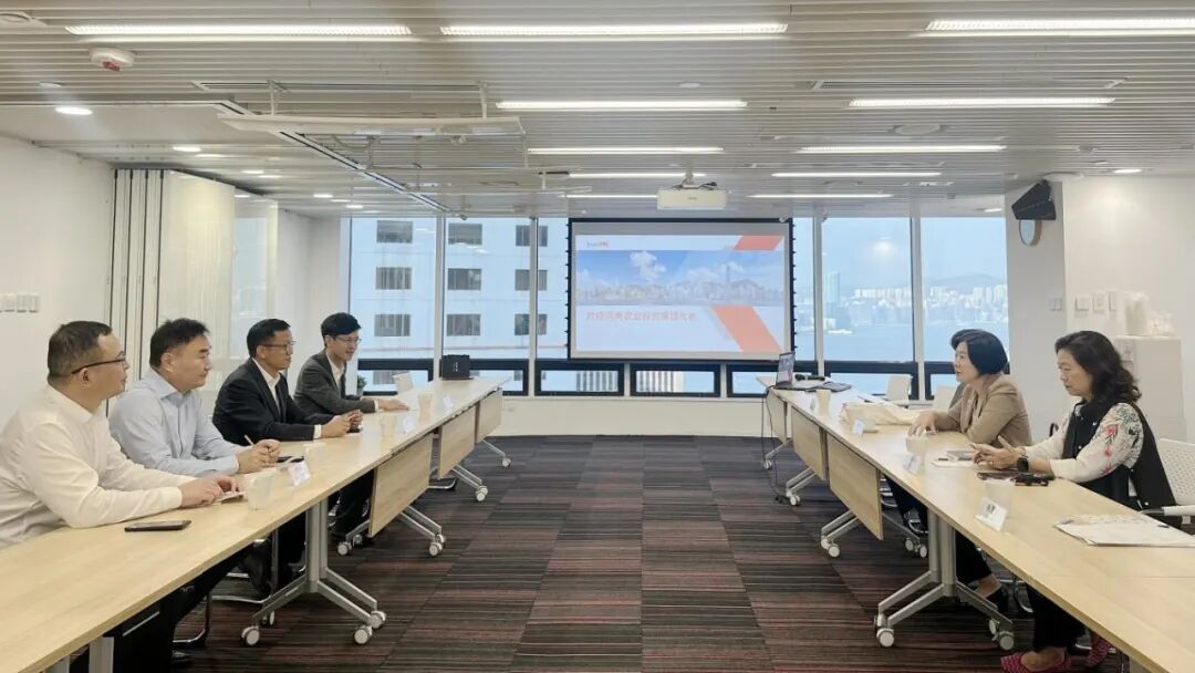 ▲集团党委书记、董事长李晓寰带队拜会香港投资推广署刘凯旋署长、李淑菁助理署长、内地总裁喻莺女士。