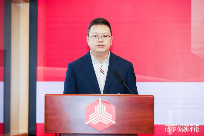 图为张伟