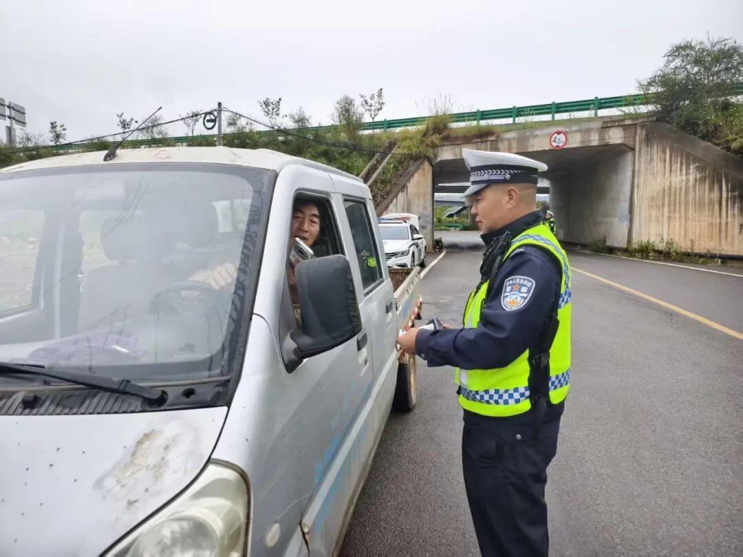 昭阳辅警马祝：扎根交管一线十三载 以实干担当守护道路平安_新浪财经_新浪网