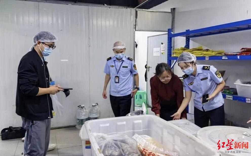 双节安心玩 成都崇州筑牢吃喝购三重保障 守护市民游客假期消费