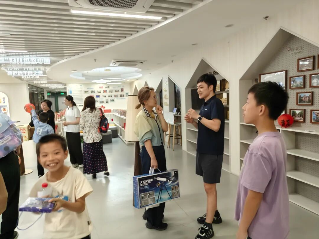 家长向张博戎咨询如何培养孩子的兴趣爱好