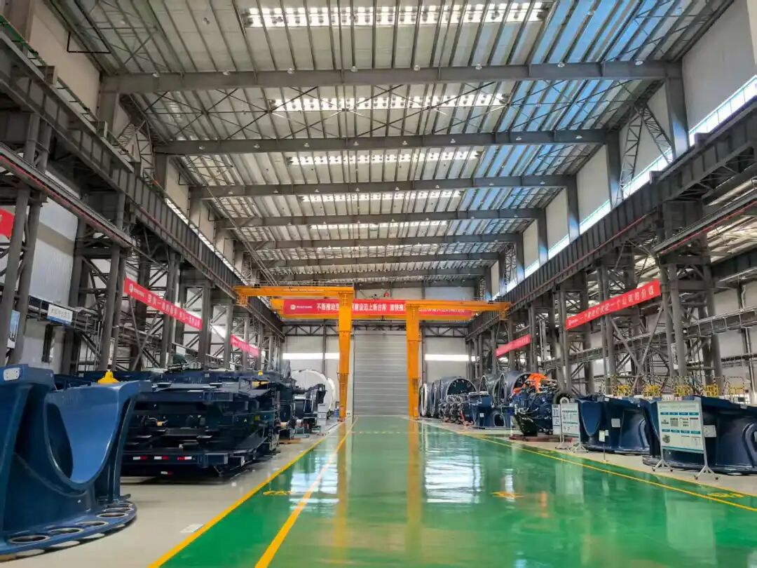 东方明阳新能源高端装备产业基地总装车间。海南日报全媒体记者王赫 摄