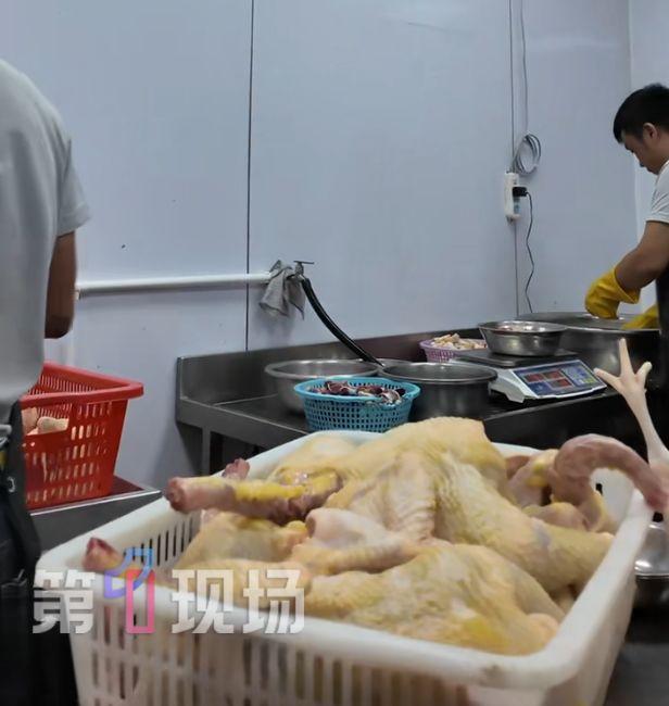 莫氏鸡煲分店计划泡汤,莫叔平静回应:为了养鸡场,儿女都已辞职,还砸了600万(图6) 莫氏鸡煲分店计划泡汤,莫叔平静回应:为了养鸡场,儿女都已辞职,还砸了600万(图6)