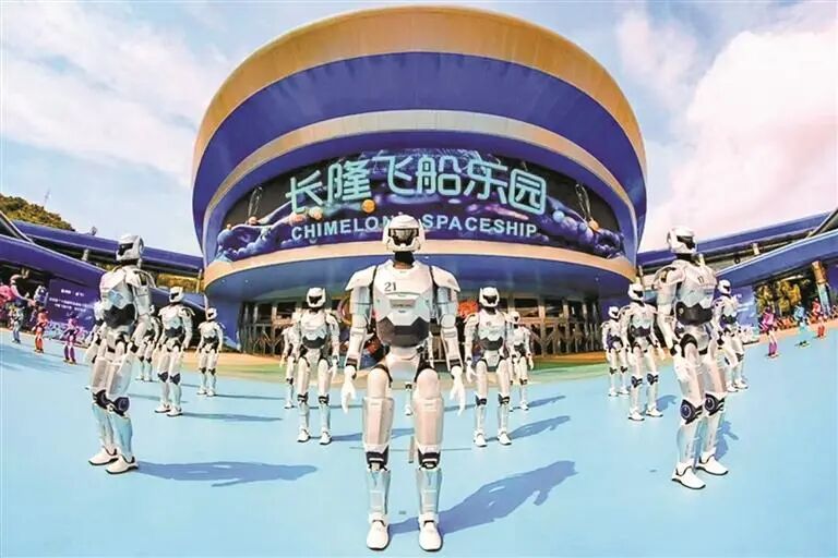 在珠海长隆上岗的机器人。