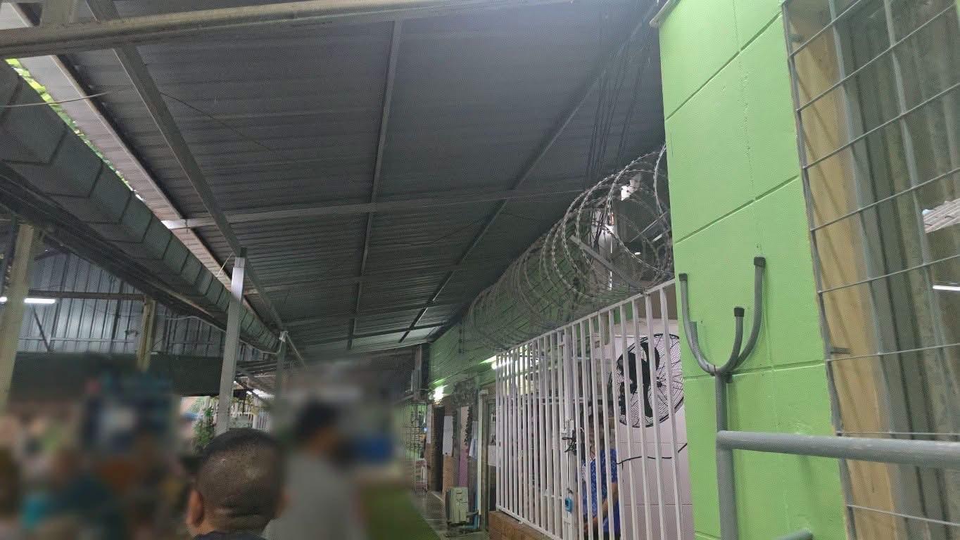 泰国女富商控诉被儿子送铁笼养老院