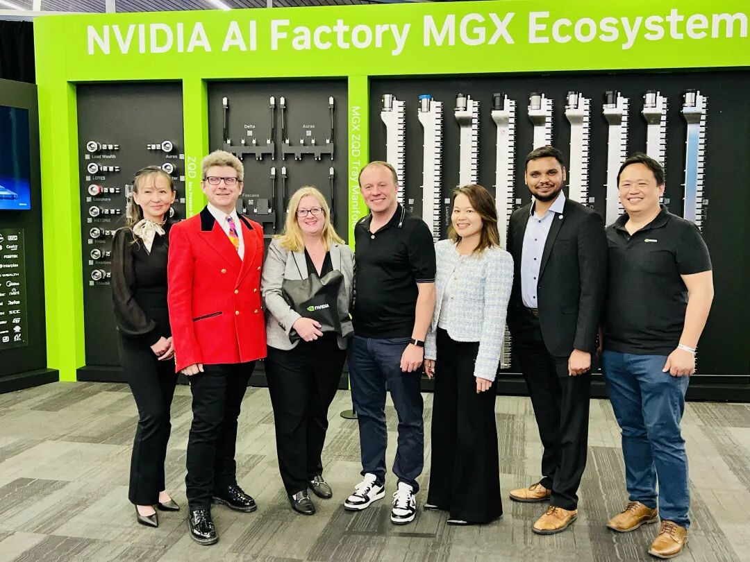 （图为 Power Integrations CEO Jennifer Lloyd（左三）与 NVIDIA 团队成员合影）