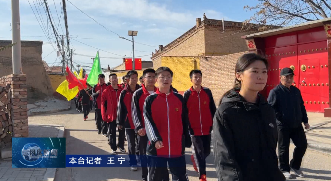 监     制：