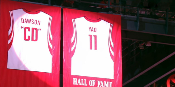 姚明球衣在火箭主场退役 让我们一起致敬传奇