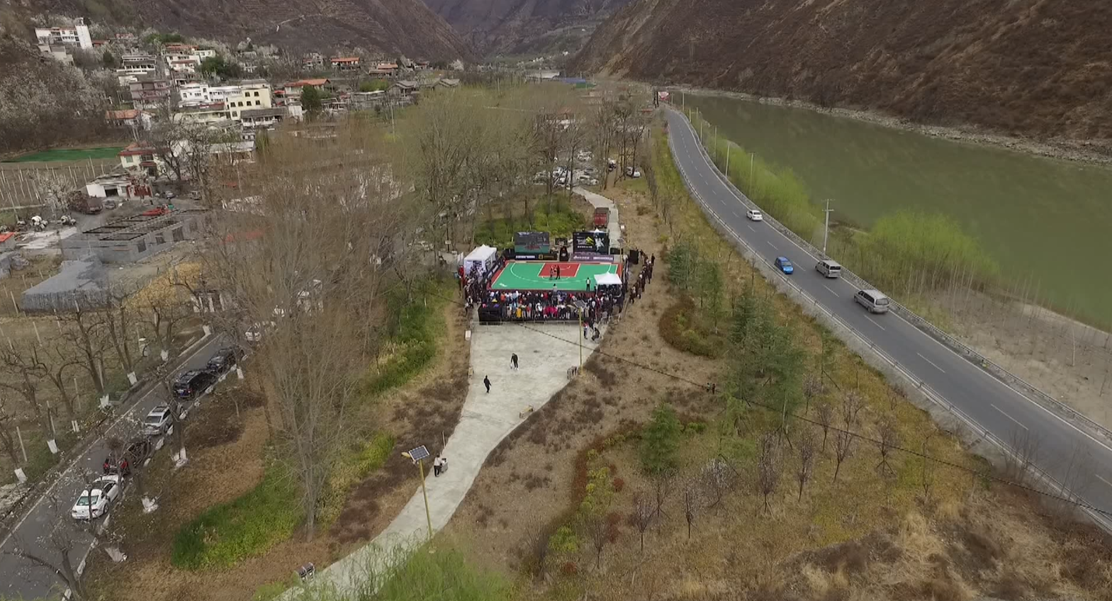 大山里篮球赛！金川梨花之美