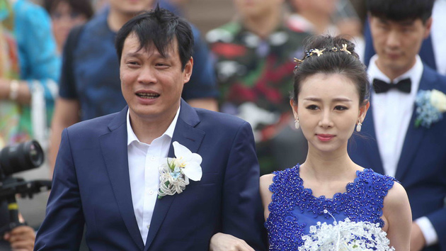范志毅浙江举行婚礼乐开怀