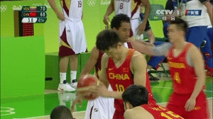 周鹏第三次发球不中