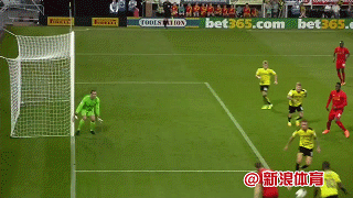 奥里吉后脚跟巧射拔头筹