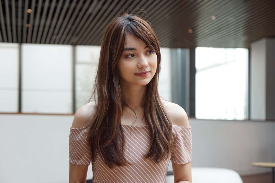 三星杯黑嘉嘉靓丽抢镜 接受采访