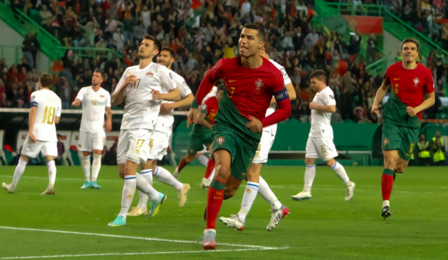 欧预赛-C罗梅开二度坎塞洛破门 葡萄牙4-0大胜