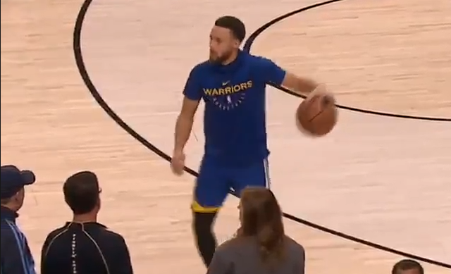 库里赛前热身模仿蔡徐坤