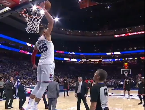 西蒙斯哨响扇西亚卡姆投篮吃T